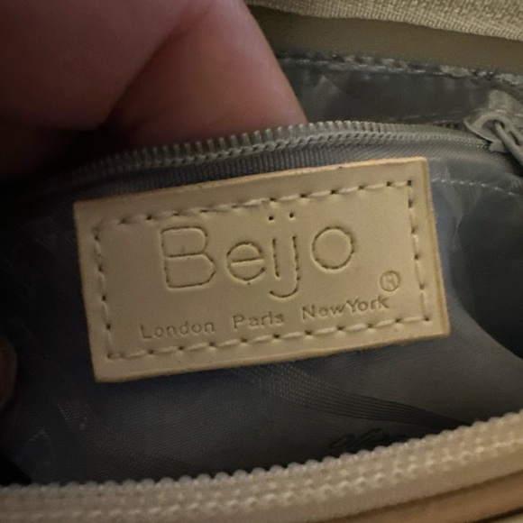 Beijo Lavender and Cream Shoulder Bag - Picture 4 of 10